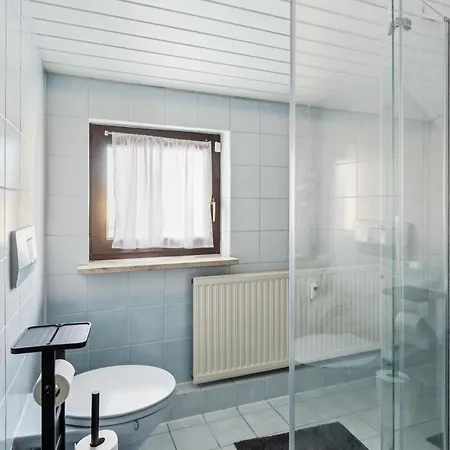 Апартаменты Charmantes 2 Bedroom Mit Parkplatz *