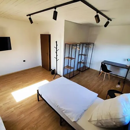 Charmantes 2 Bedroom Mit Parkplatz *