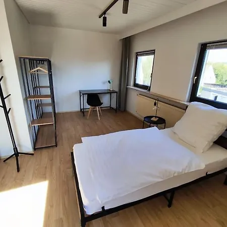 Charmantes 2 Bedroom Mit Parkplatz Apartment *