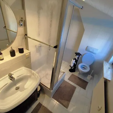 Charmantes 2 Bedroom Mit Parkplatz